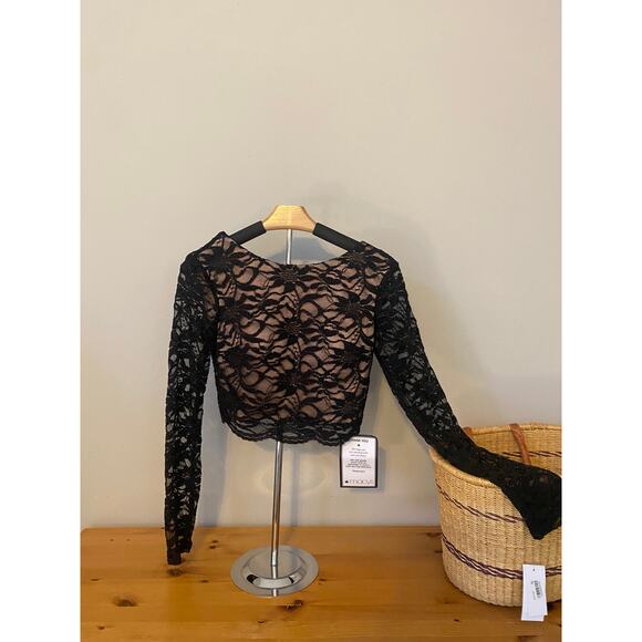City Studio Top Black Floral Lace Cropped Long Sheer Sleeves V-Neck Back size 3 - Picture 4 of 11